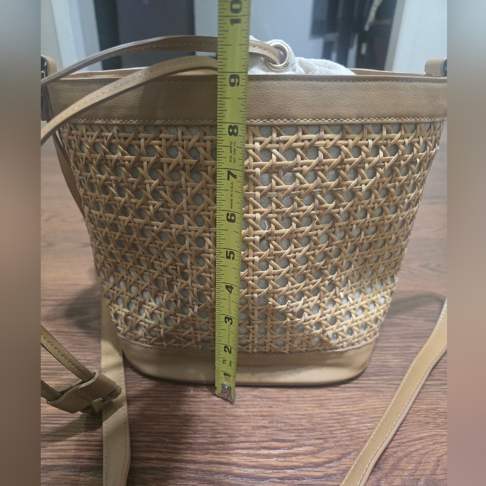 Tommy Bahama Bucket Rattan Purse Drawstring Insert Crossbody Shoulder Bag - Picture 4 of 13